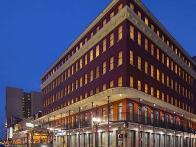 Courtyard New Orleans Downtown Near French Quarter