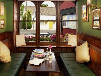 Hylands Burren Hotel