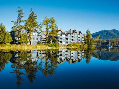 Waters Edge Shoreside Suites