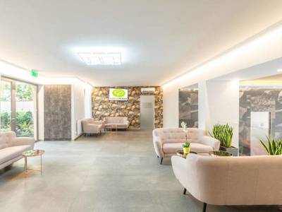 Corvin Plaza Apartments & Suites