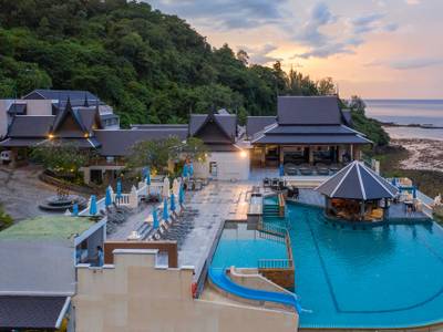 Aquamarine Resort & Villa