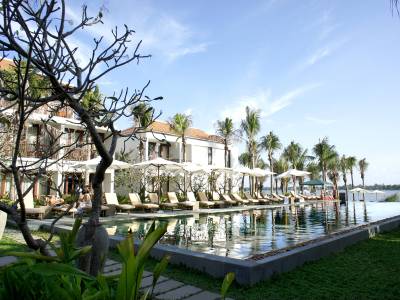 Vinh Hung Emerald Resort