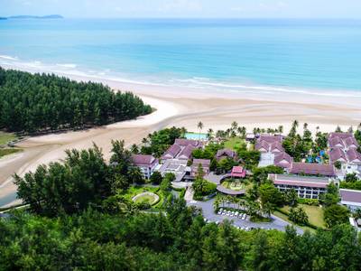 Apsara Beachfront Resort & Villa 