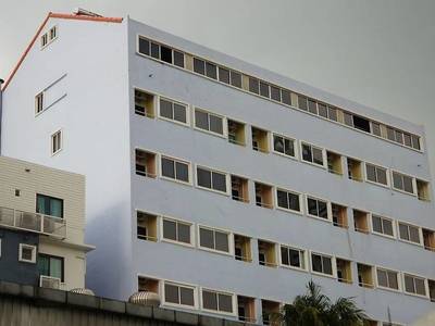 J Two S Pratunam Hotel