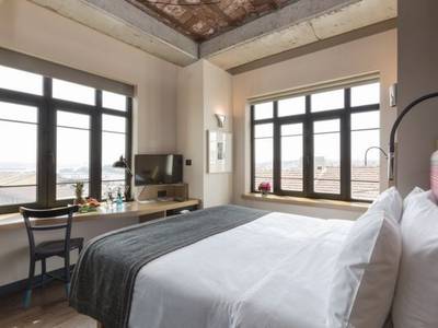 Banker Han Hotel by the Sofa