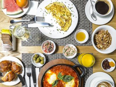 Lily and Bloom Hotel