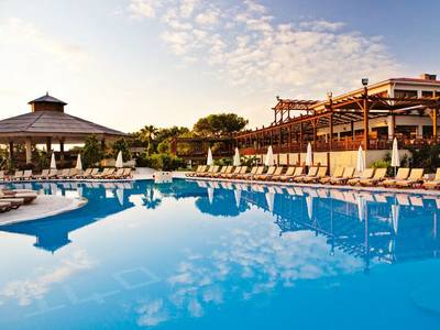 Crystal Flora Beach Resort