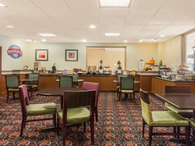 Baymont Inn & Suites Fayetteville Fort Bragg Area