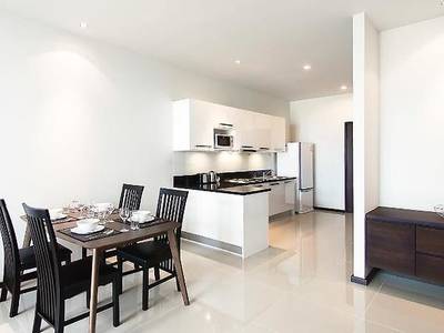 Saiyuan Estate by TropicLook