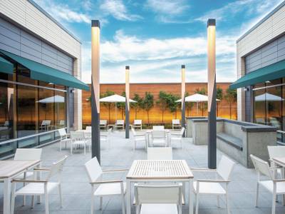 Element Boston Seaport