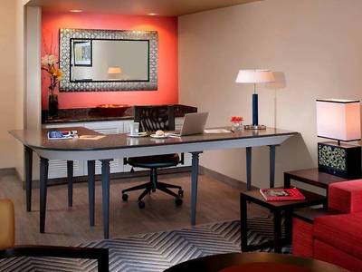 Courtyard By Marriott Fort Lauderdale East