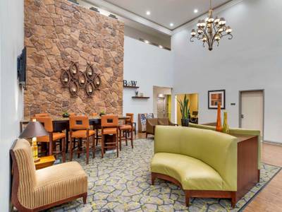 Best Western Plus Hobby Airport Inn & Suites
