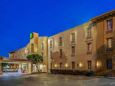 La Quinta Inn & Suites Houston Greenway Plaza Medical Area