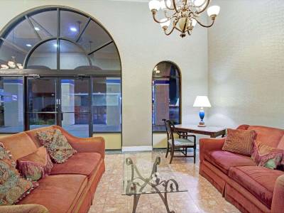 Travelodge Suites East Gate Orange