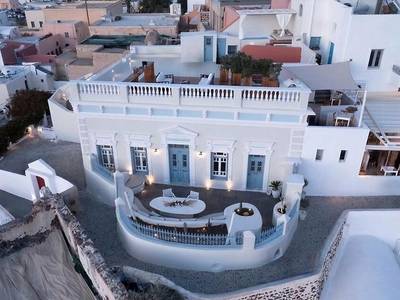 Oia Mansion