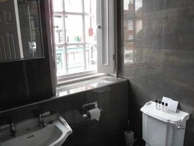 No.64 at the Joiners