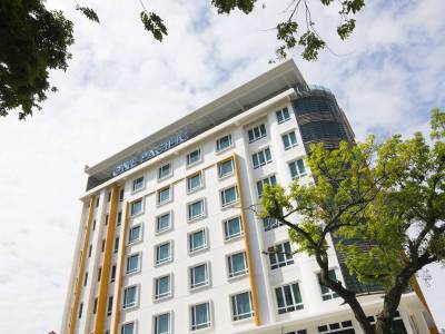 One Pacific Hotel & Serviced Apartments