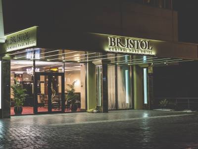 Bristol Central Park Hotel (Foto)
