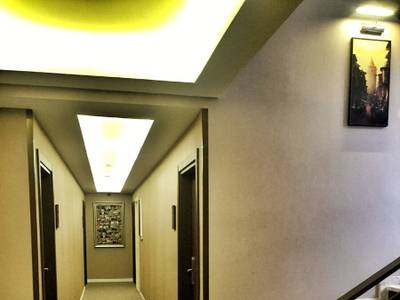 Royal Life Exclusive