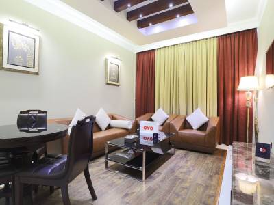 Capital O 325 Queen Palace Hotel