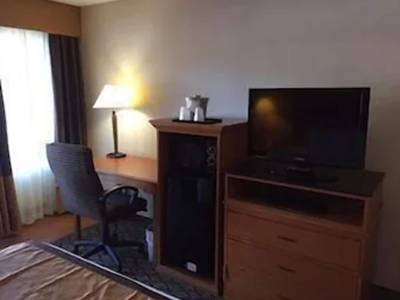 Baymont Inn & Suites Auburn Hills