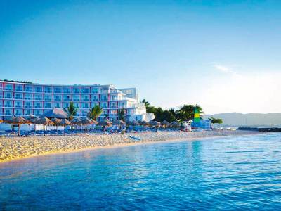 Royal Decameron Cornwall Beach