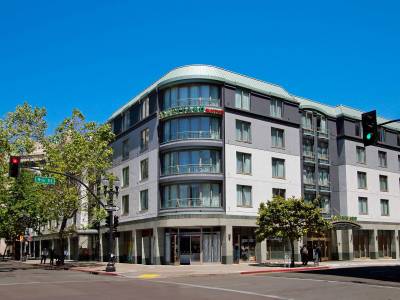 Courtyard Oakland Downtown