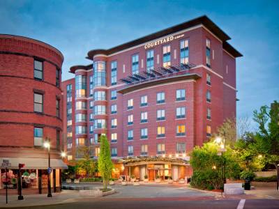 Courtyard Boston Brookline