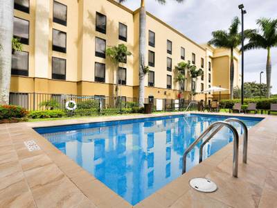 Hampton Inn & Suites by Hilton San Jose-Airport