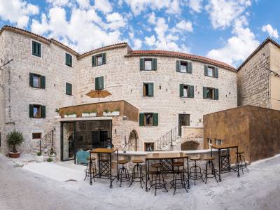 Heritage Palace Varos