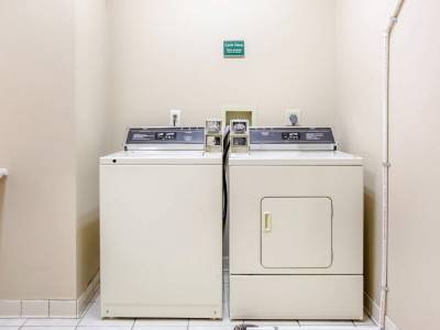 Clarion Inn South Holland