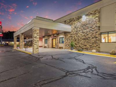 Clarion Hotel Convention Center