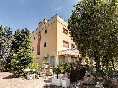 Scheppers Hotel by Estera