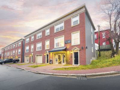 Hometel on Signal Hill