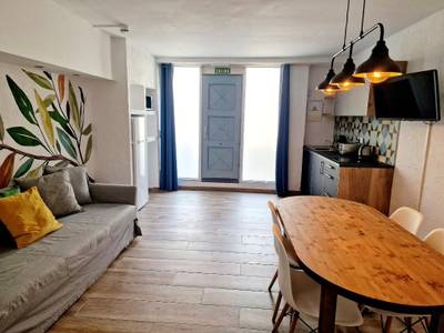 Singular Hostel By Eurotels