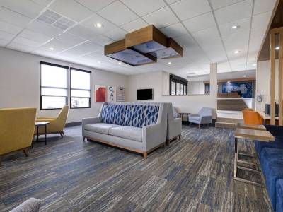 Holiday Inn Express Omaha West - 90th Street