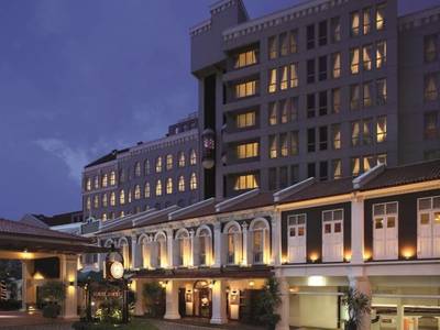 Village Hotel Albert Court