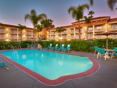 Cortona Inn & Suites Anaheim Resort