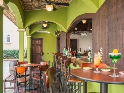 Casa Conde Hotel & Suites