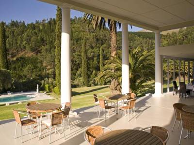 Cascade Country Manor