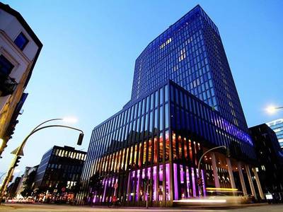 Empire Riverside Hotel