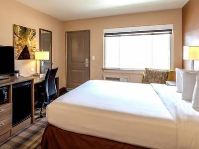 Boulder University Inn