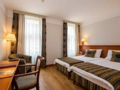 The Three Corners Hotel Art Superior