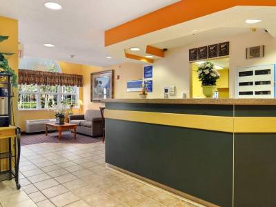 Hometown Inn & Suites Jacksonville – Butler Blvd./Southpoint