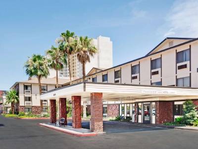 Super 8 Las Vegas Strip Area at Ellis Island Casino