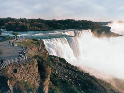 Holiday Inn Express Hotel & Suites Buffalo-Airport